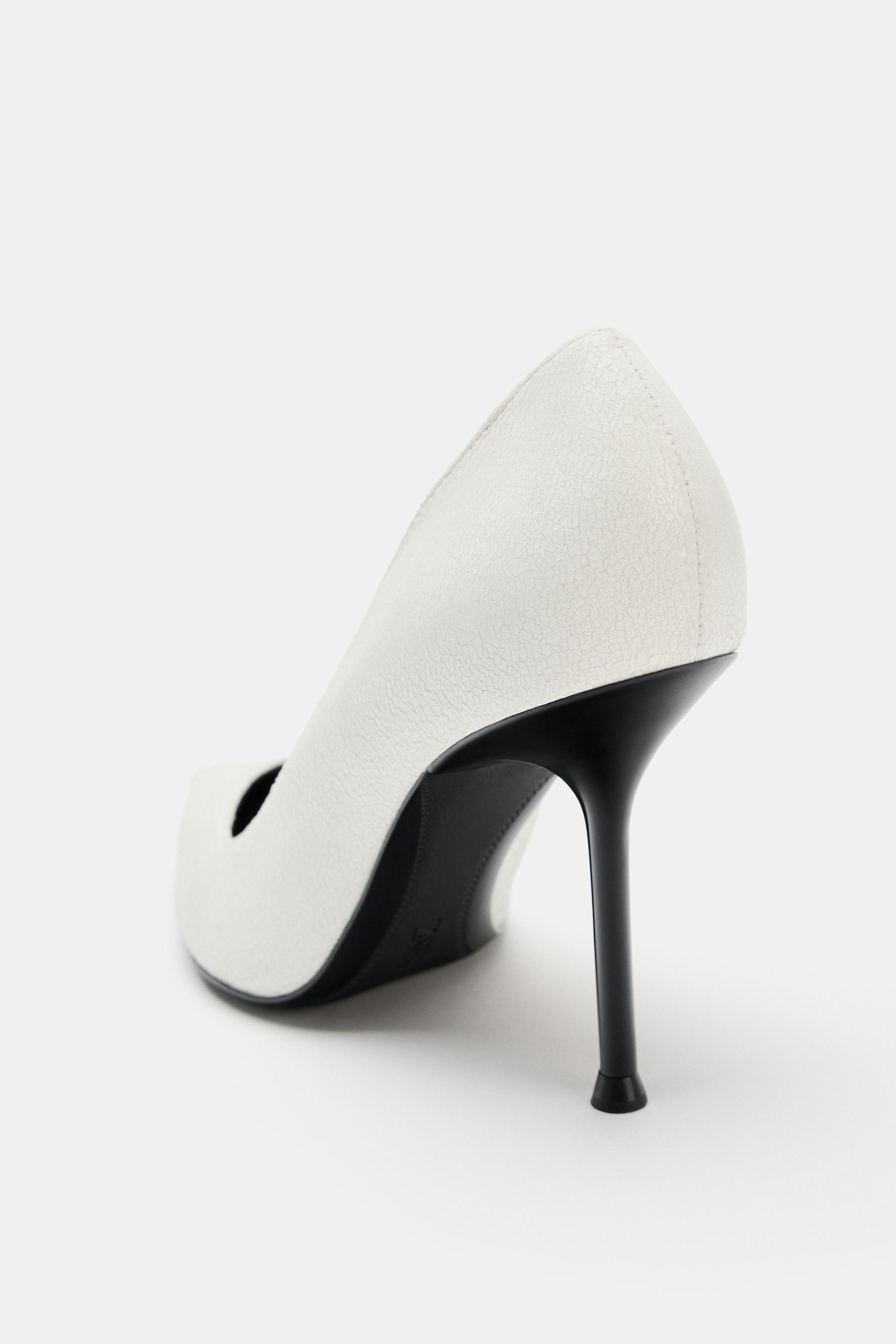 CRACKED EFFECT HEELS